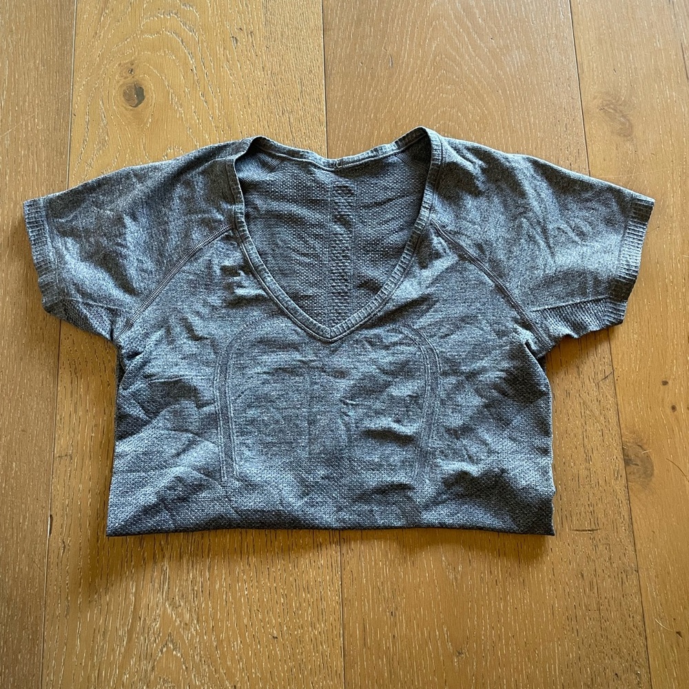 Lululemon Swiftly Tech V Neck